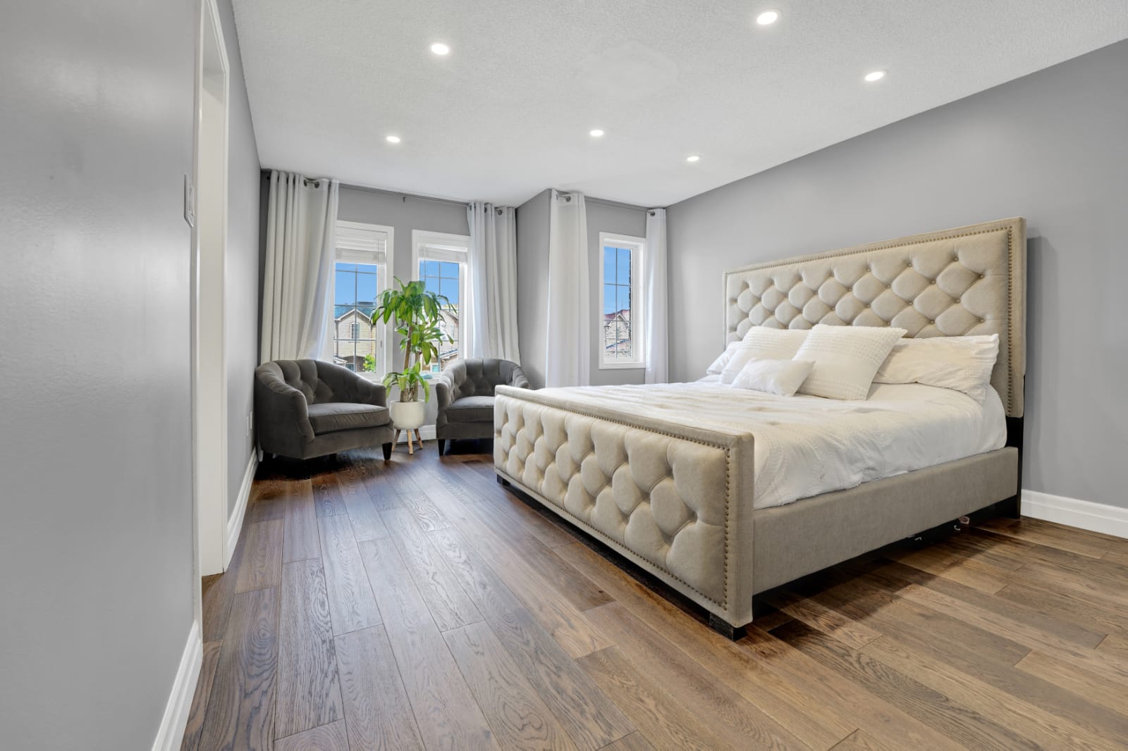 master bedroom renovation projects done by Luxe Home Renovations in Barrie