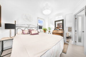 Main bedroom Etobicoke done by Luxe Home Renovation
